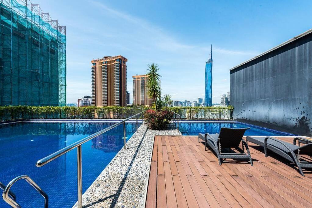 2min Walk To Lot 10, 5 Min To Pavillion 2br 8-2 Wifi 100mbps Kuala Lumpur